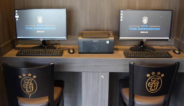 Two Hotel Berlin by Axel