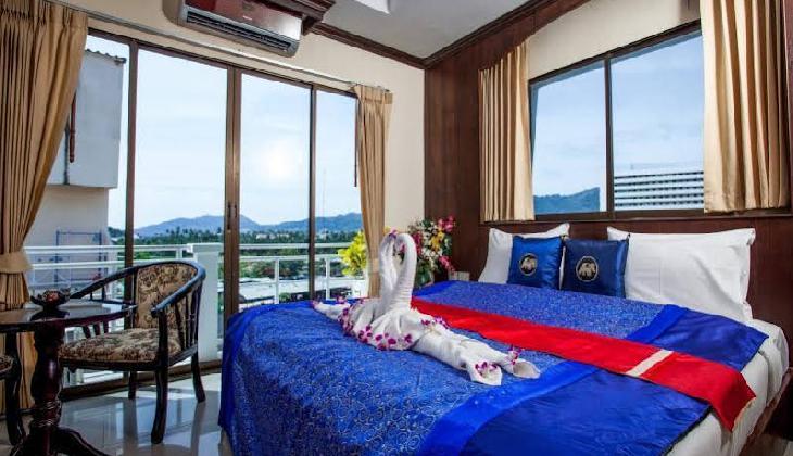 هتل تریپل راند پلیس