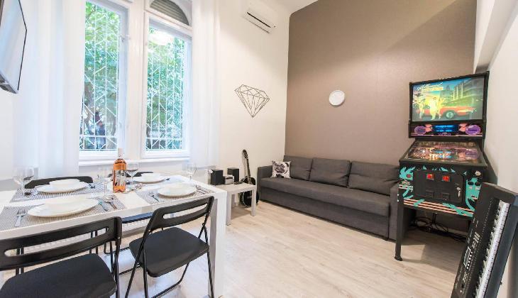 happy home Budapest JOY