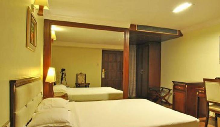 The Shelton Grand Hotel