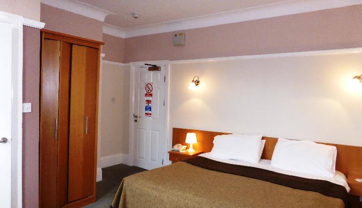 Isis Restaurant & Hotel