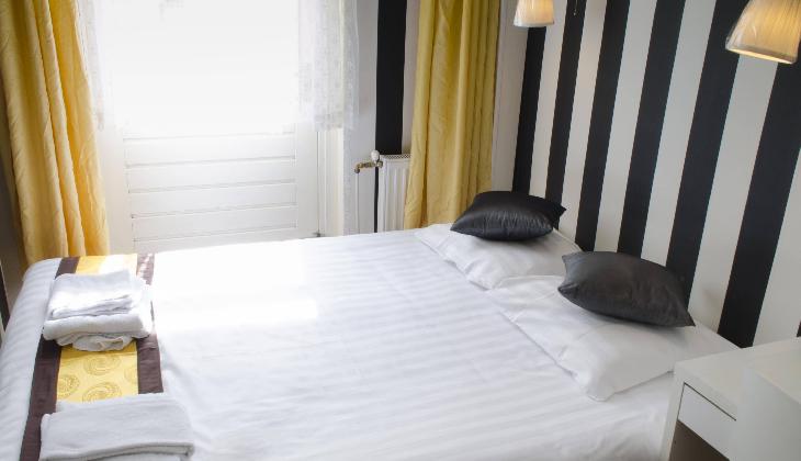 Budget Hotel Flipper