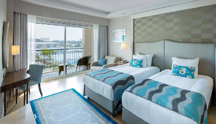 هتل تایتانیک دلوکس بلک