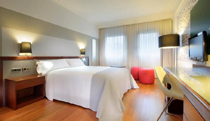 Tryp Santiago