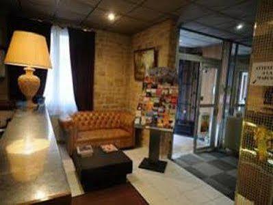 Hipotel Paris Buttes Chaumont Pyrénées