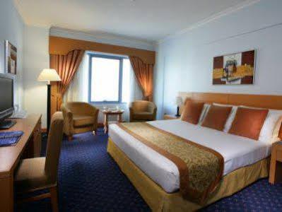 هتل گلدن تولیپ نیهال پالاس