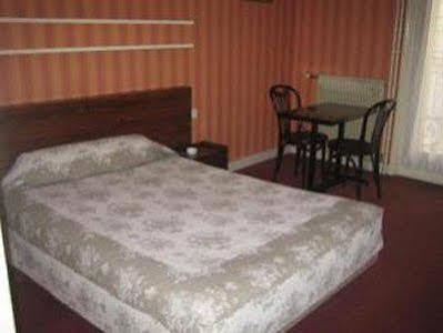 Hipotel Paris Buttes Chaumont Pyrénées