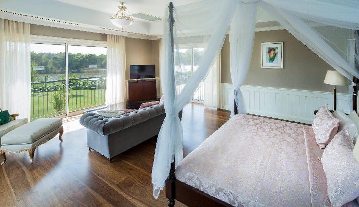 هتل تایتانیک دلوکس بلک