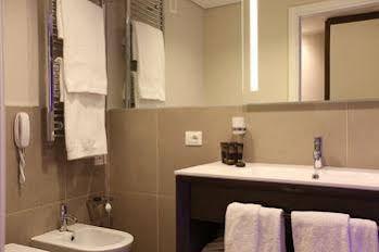 هتل دبل تری بای هیلتون