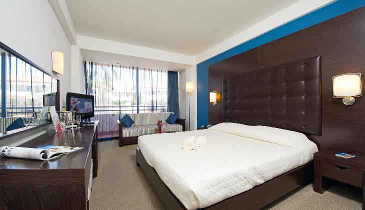 Napa Plaza Adults Only