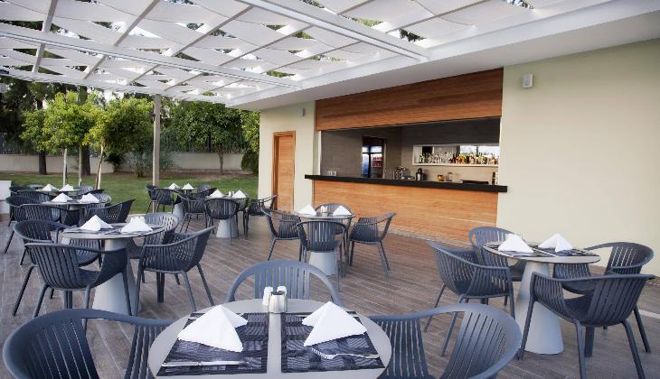 هتل آکرا باروت