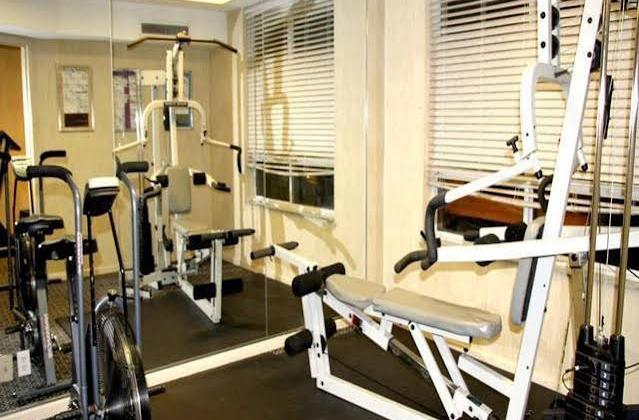 Quality Suites Toronto Airport Hotel