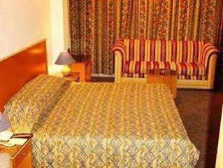 Al Jawhara Metro Hotel