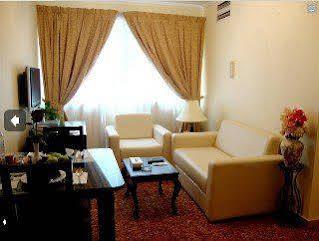 Al Muraqabat Plaza Hotel Apartments