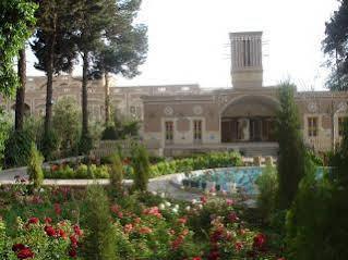 Moshir al-Mamalek Garden