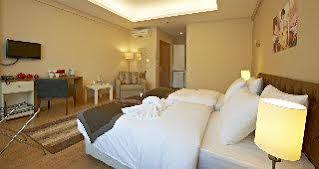 Taksim Plussuite Hotel