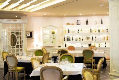 Diplomat Fashion Hotel