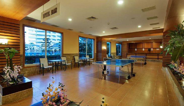 Crystal Admiral Resort Suites & Spa