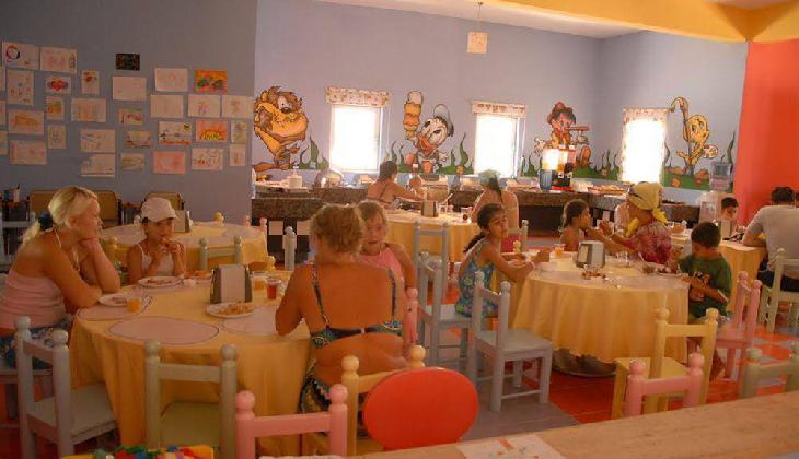 Crystal Admiral Resort Suites & Spa