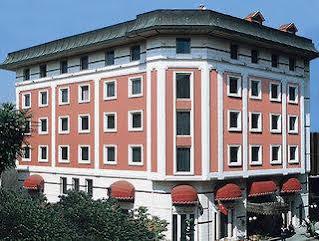 BEST WESTERN PREMIER SENATOR