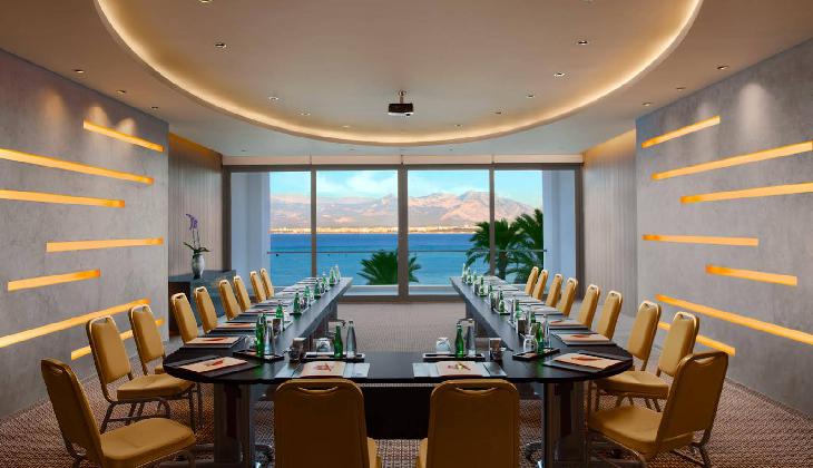 هتل آکرا باروت