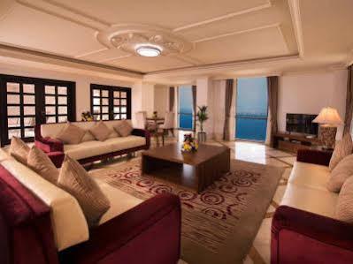 Amwaj Suites Roda Jumeirah Beach Residence.