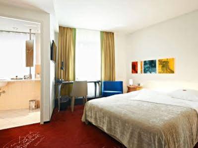 du Théâtre Swiss Quality Hotel