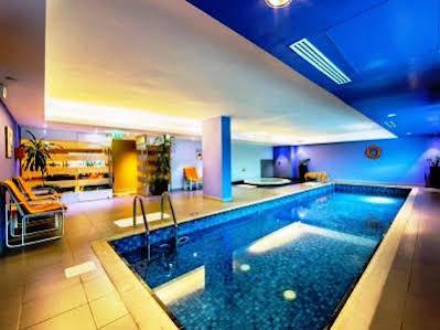 هتل رامادا پلازا دیره