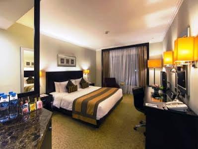 هتل رامادا پلازا دیره