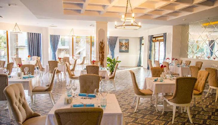 Jacaranda Beach Luxury Club