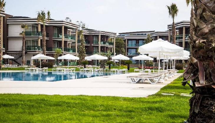 Jacaranda Beach Luxury Club