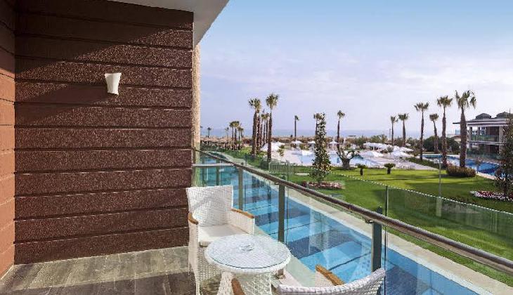 Jacaranda Beach Luxury Club