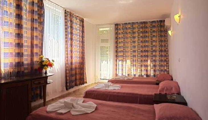 Sunny Varshava Hotel