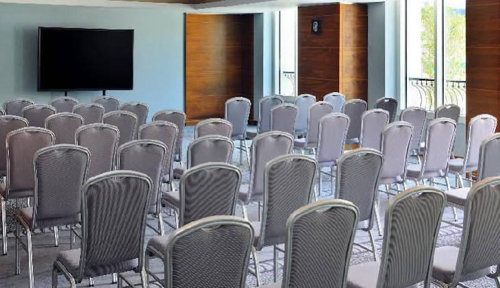 هتل آوانی دیره