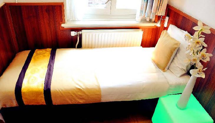 Budget Hotel Flipper