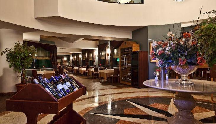 Cornelia De Luxe Resort