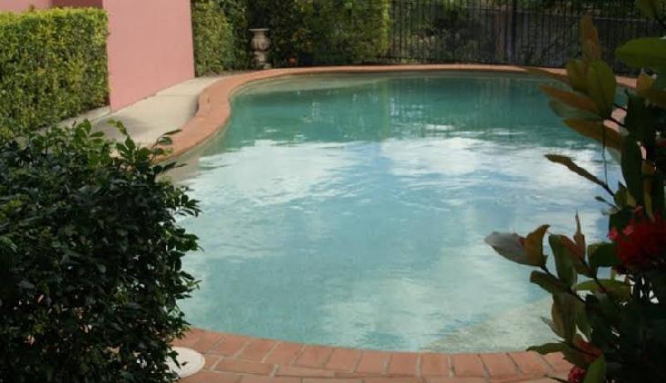 AAA Airport Albion Manor Apartments and Motel