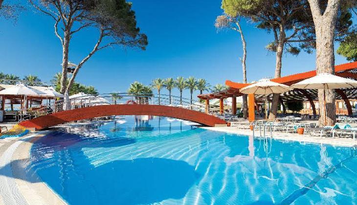 Cornelia De Luxe Resort