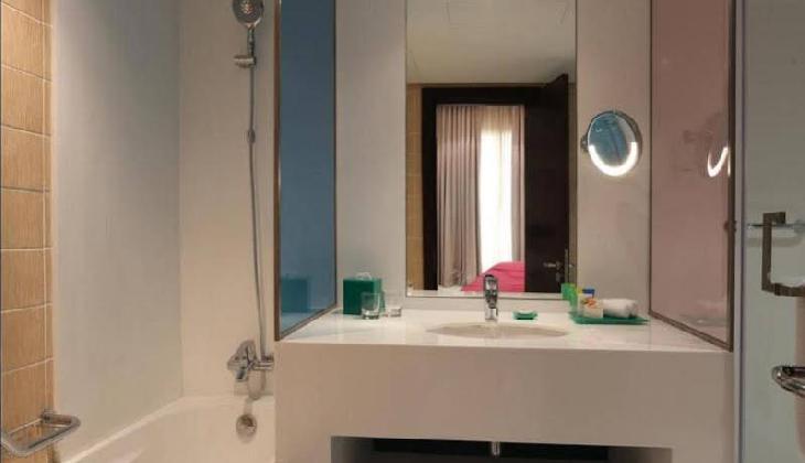 RAMADA HOTEL & SUITES BY WYNDHAM JBR