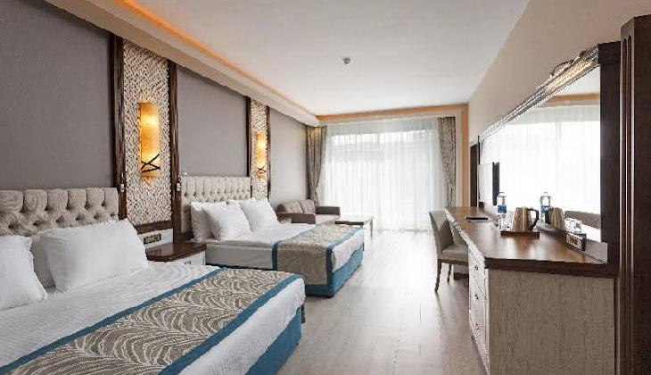 Jacaranda Beach Luxury Club