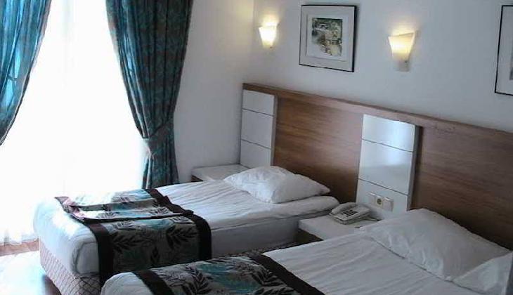 Jacaranda Beach Luxury Club