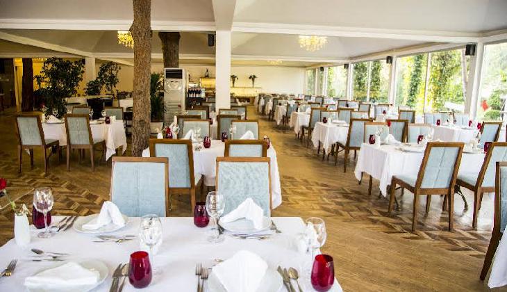 Jacaranda Beach Luxury Club