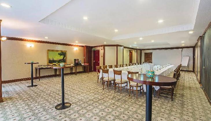 هتل گرند اوزتانیک