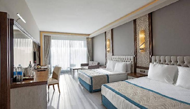 Jacaranda Beach Luxury Club