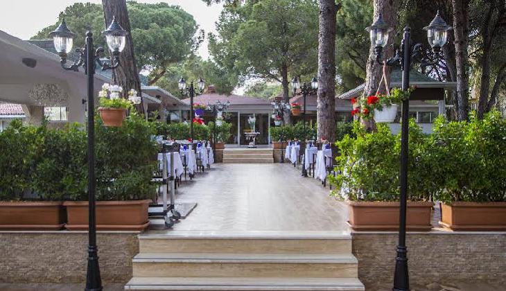 Jacaranda Beach Luxury Club