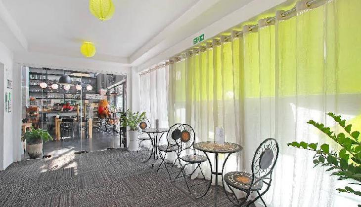 D Varee Xpress Makkasan