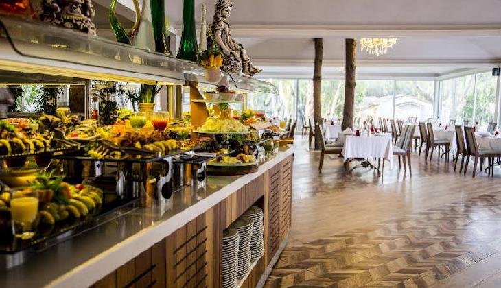 Jacaranda Beach Luxury Club