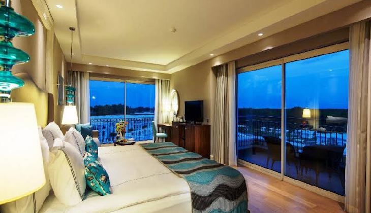 هتل تایتانیک دلوکس بلک