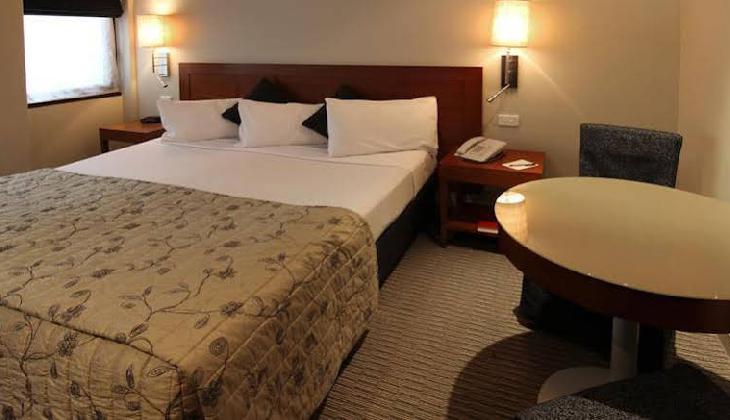 Quality Hotel Batman's Hill on Collins