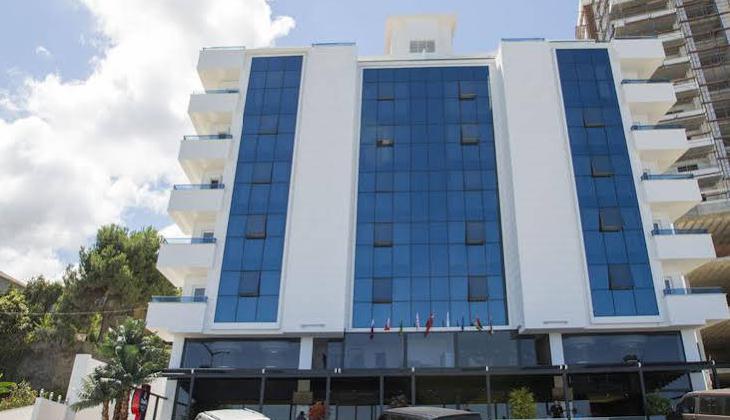 Royal Life Exclusive